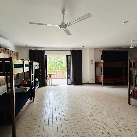 1888 Beach Resort Dumaguete City Екстер'єр фото