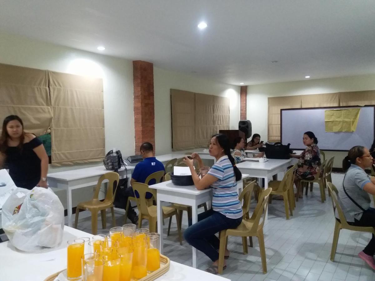 1888 Beach Resort Dumaguete City Екстер'єр фото