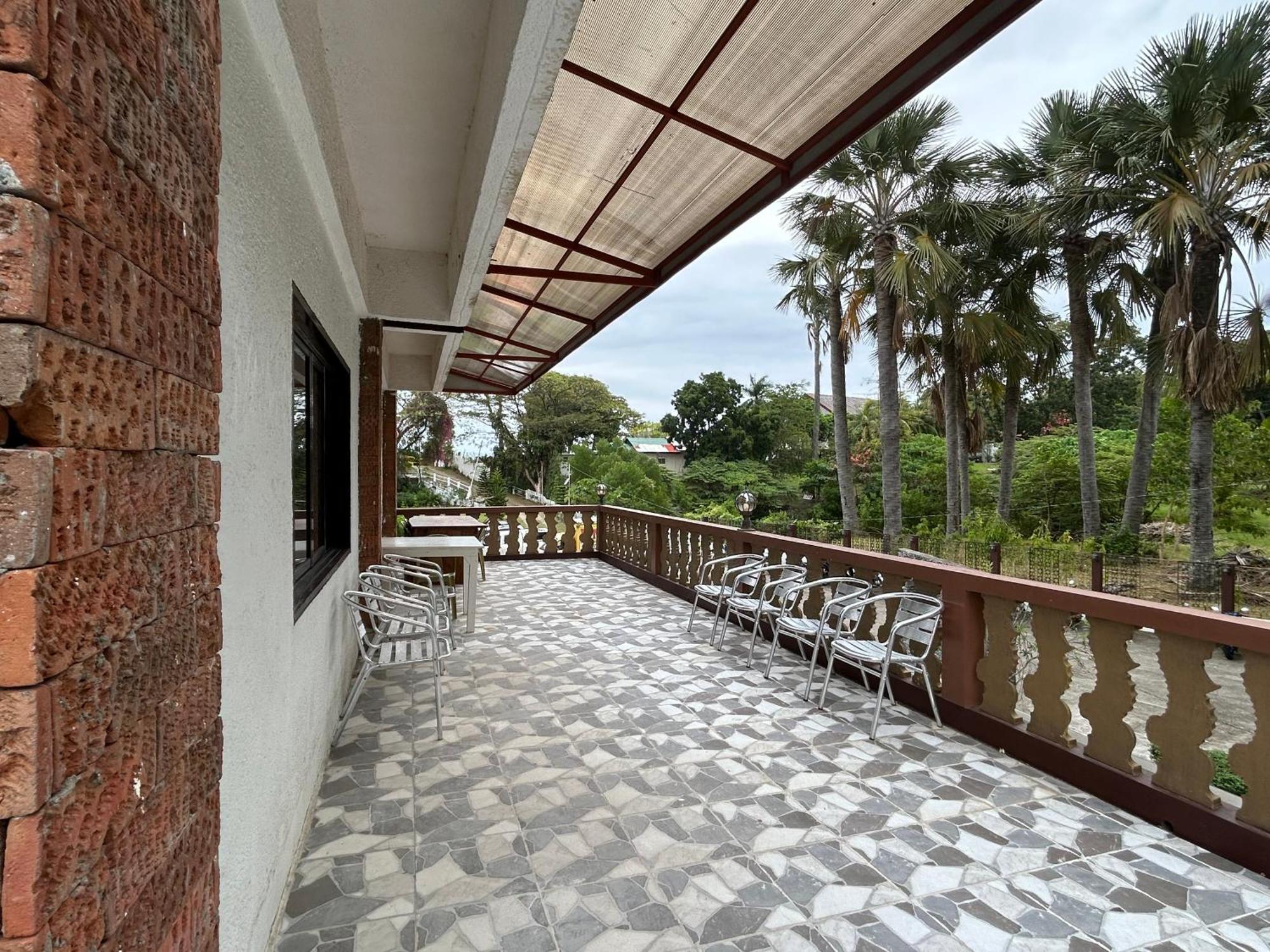 1888 Beach Resort Dumaguete City Екстер'єр фото