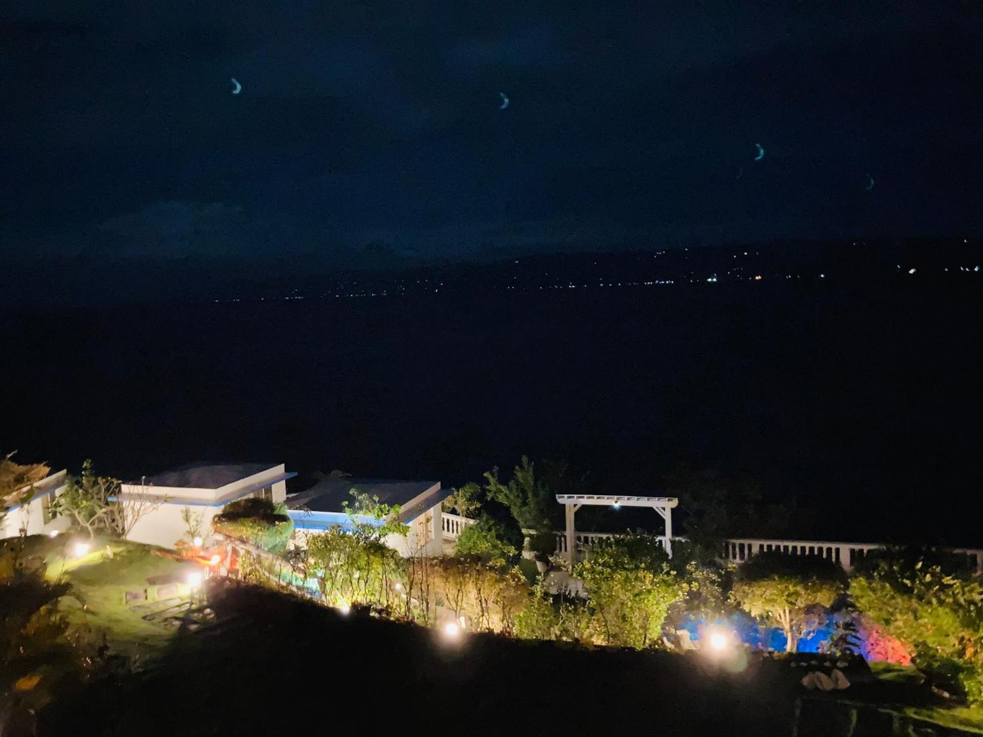 1888 Beach Resort Dumaguete City Екстер'єр фото