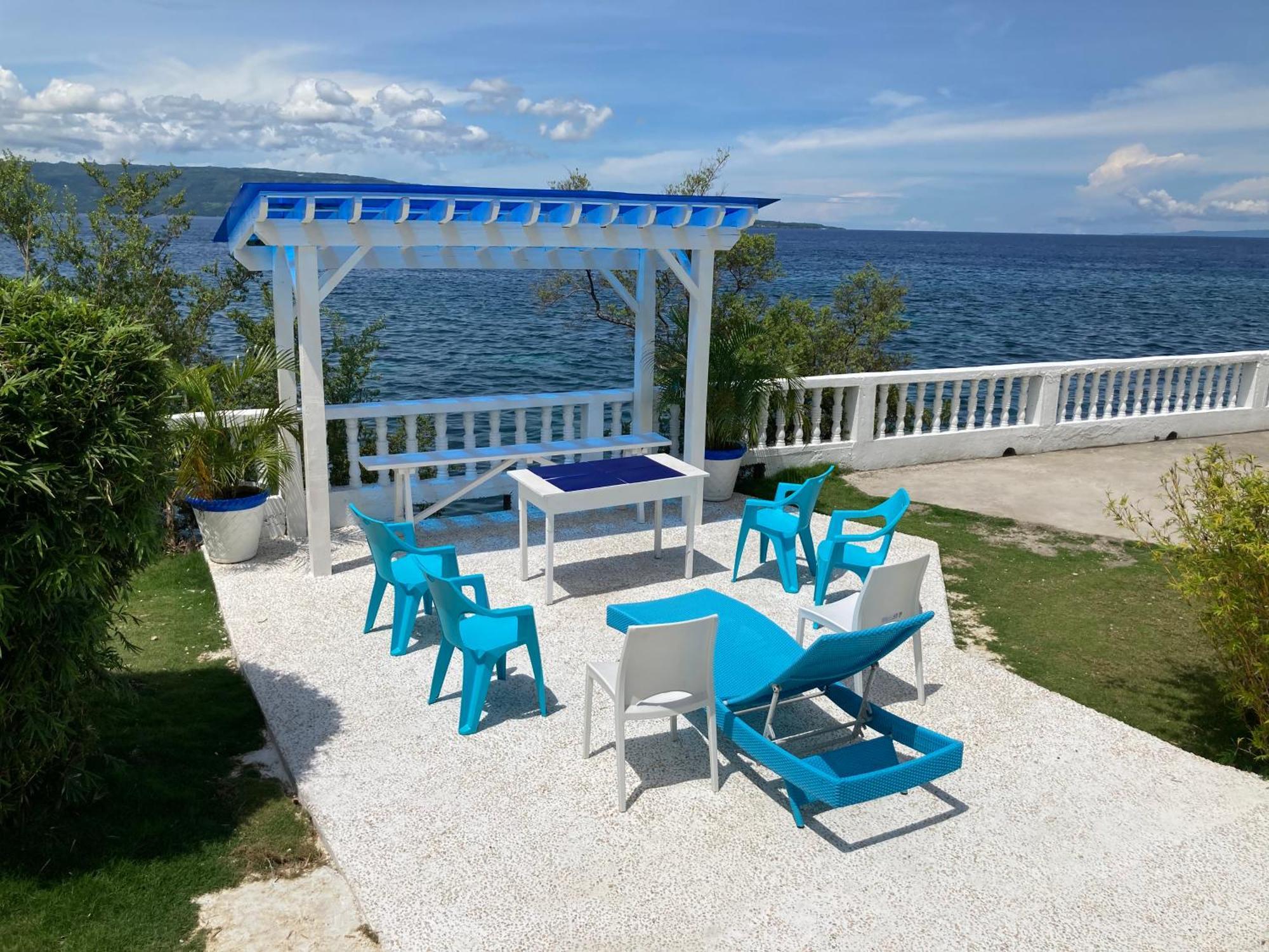 1888 Beach Resort Dumaguete City Екстер'єр фото