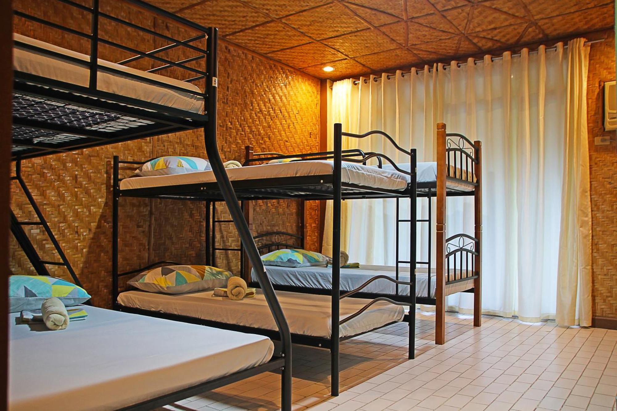 1888 Beach Resort Dumaguete City Екстер'єр фото