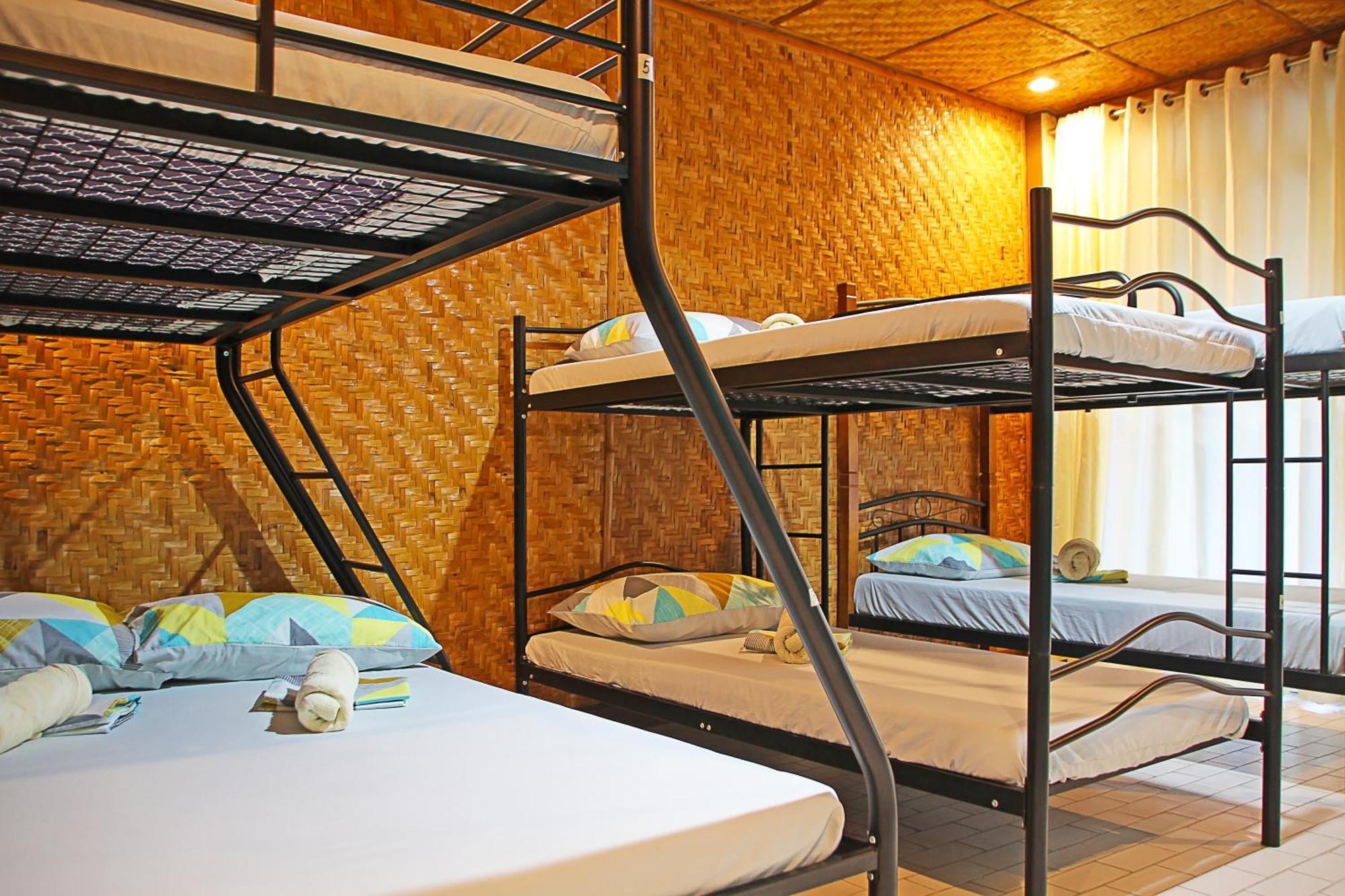 1888 Beach Resort Dumaguete City Екстер'єр фото