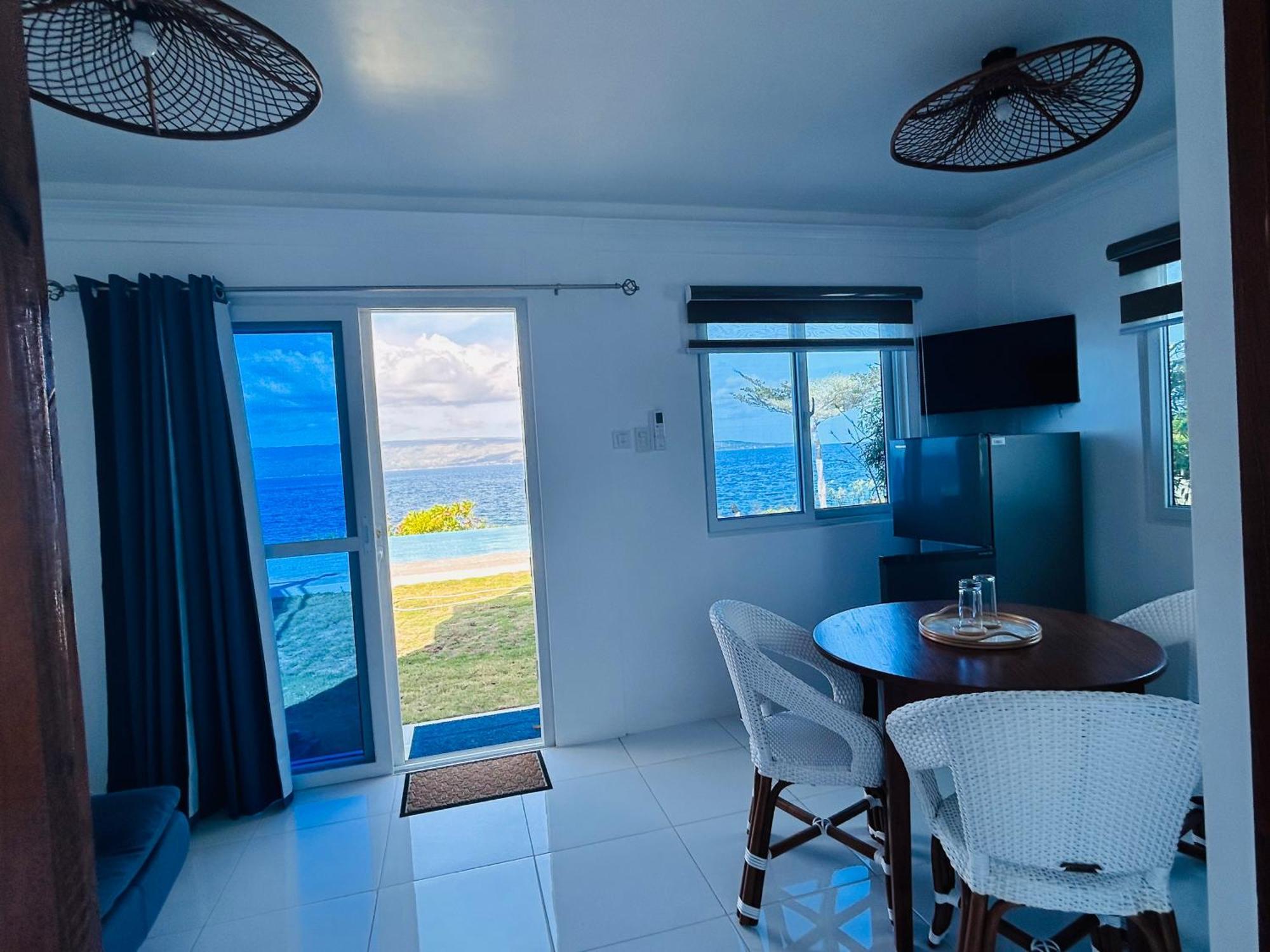1888 Beach Resort Dumaguete City Екстер'єр фото