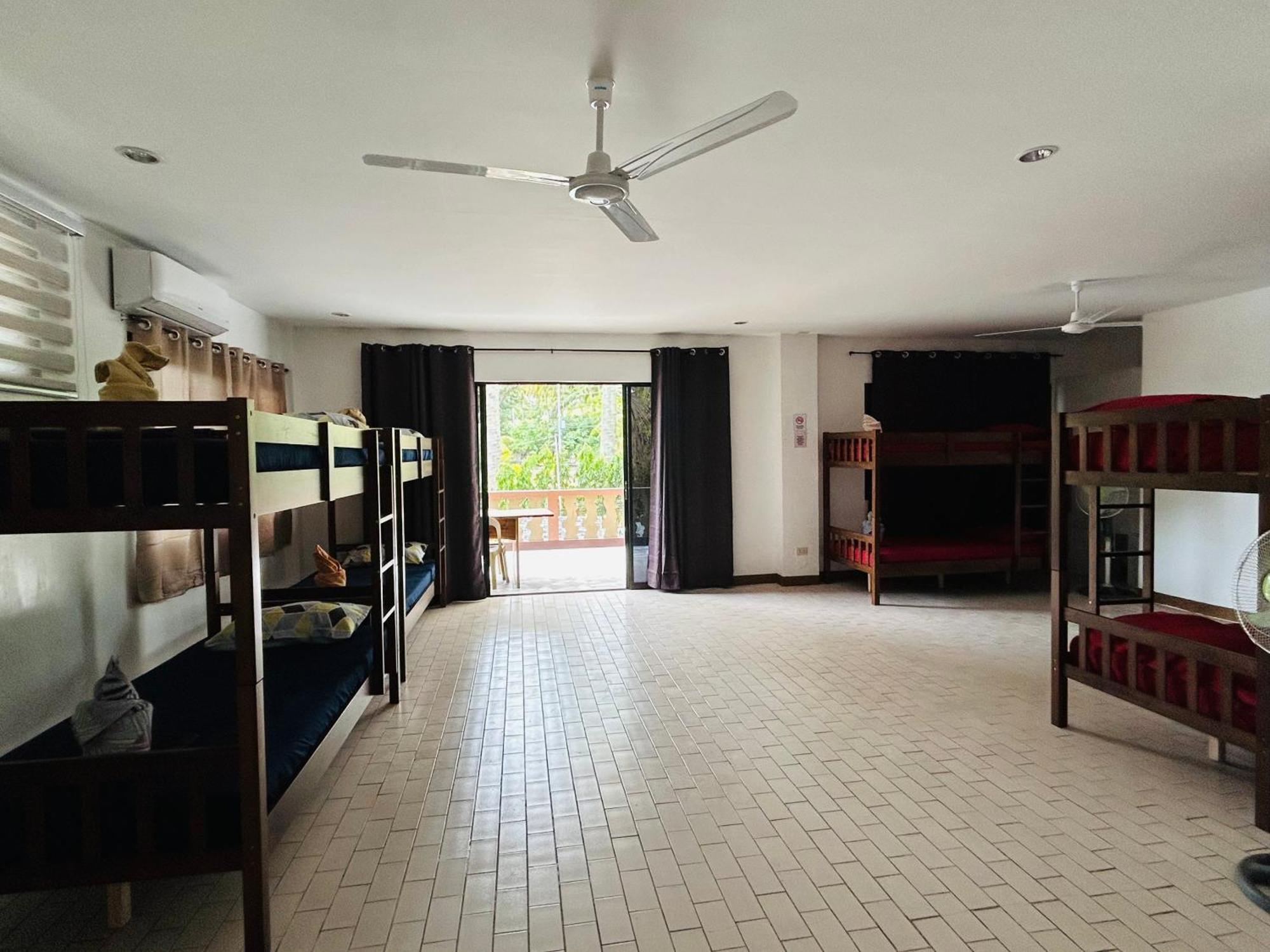 1888 Beach Resort Dumaguete City Екстер'єр фото